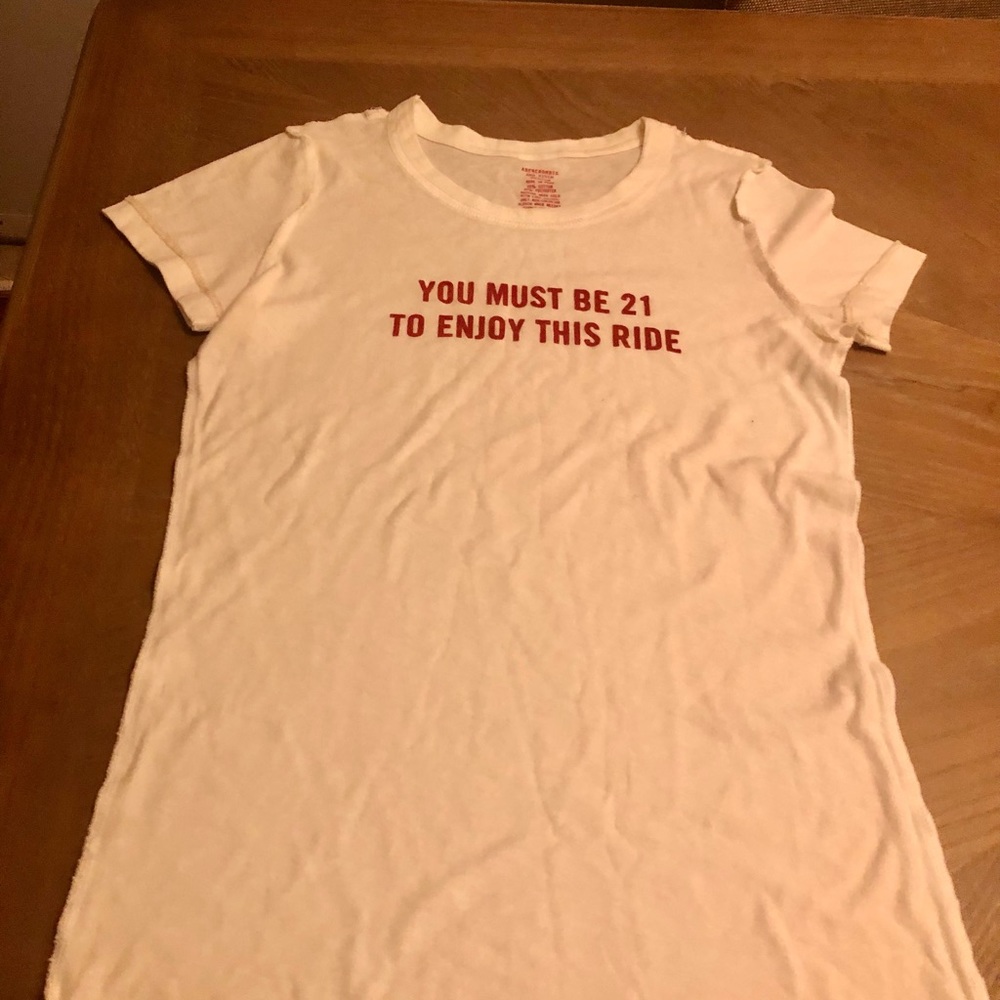 ABERCROMBIE AND FITCH TEE NEW